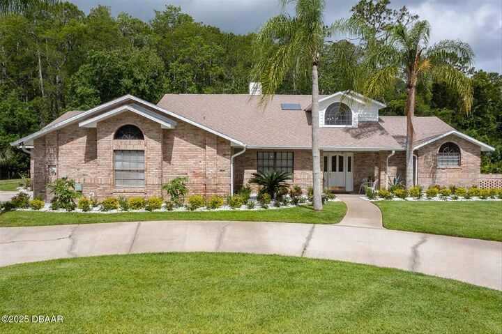 Property Photo: 3 Crescent Lake Way FL 32174