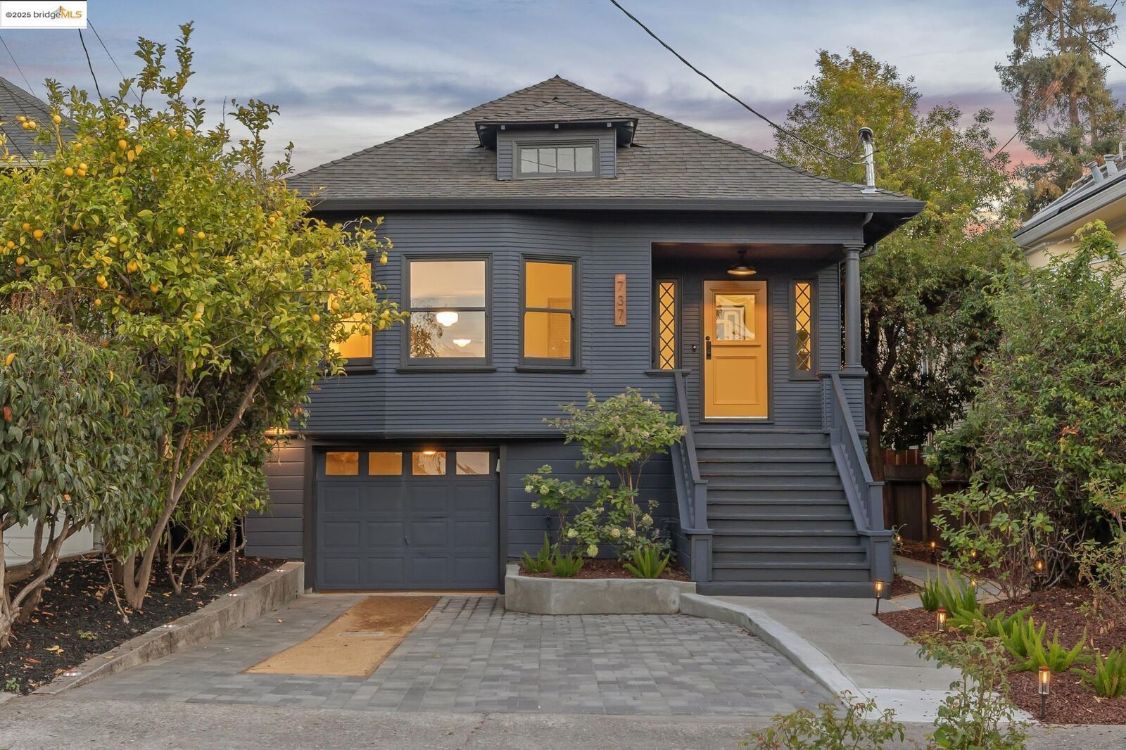 Property Photo:  737 61st St  CA 94609 