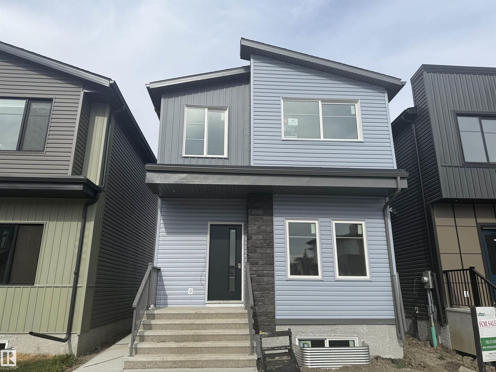 Property Photo: 206 Starling AB T8L 0X9