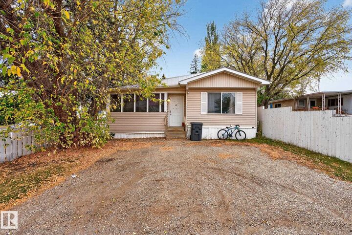 18 305 Calahoo Road  Spruce Grove AB T7X 3K8 photo