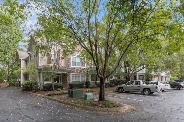 Property Photo: 925 Sandringham Drive GA 30004