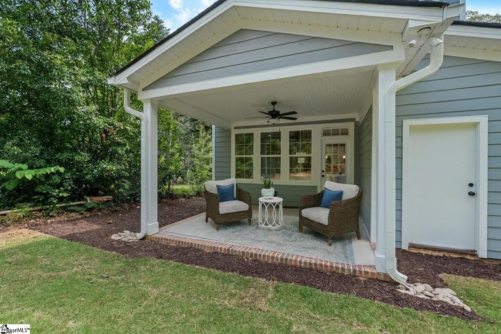 Property Photo:  711B N Main Street  SC 29651 