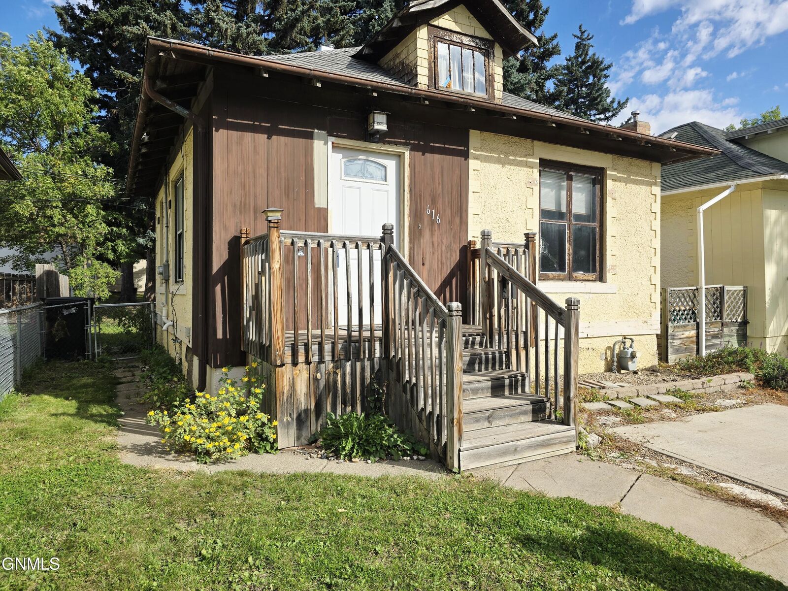 Property Photo:  616 F Avenue E  ND 58501 