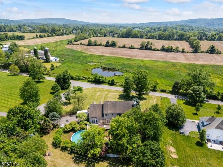 Property Photo:  1 Cheshire Ct  NJ 08833 