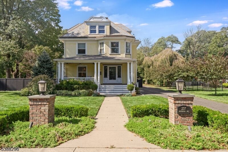 Property Photo:  237 Beechwood Ave  NJ 08846 