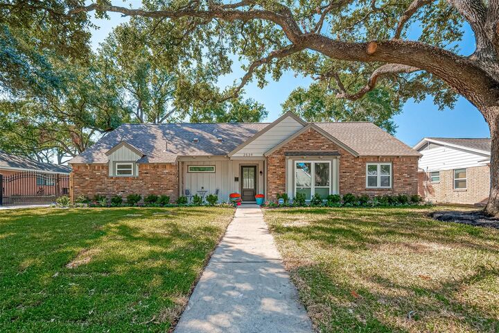 3539 Woodvalley Drive  Houston TX 77025 photo