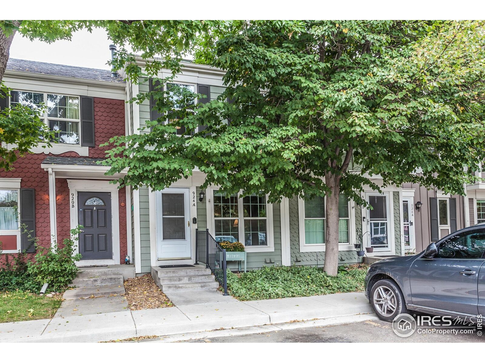Property Photo:  924 Milo Cir A  CO 80026 