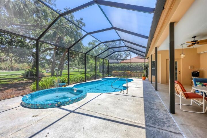 Property Photo:  7551 Calle Facil  FL 34238 