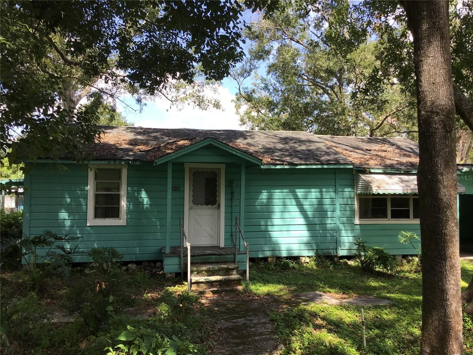 Property Photo: 6910 Westinghouse Avenue FL 33619