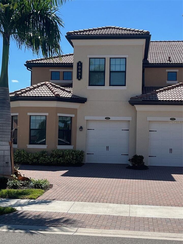 Property Photo: 10031 Crooked Creek Drive 101 FL 34293
