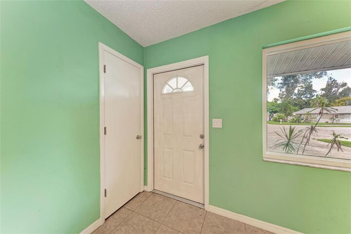 Property Photo: 6520 3rd Avenue NE FL 34208