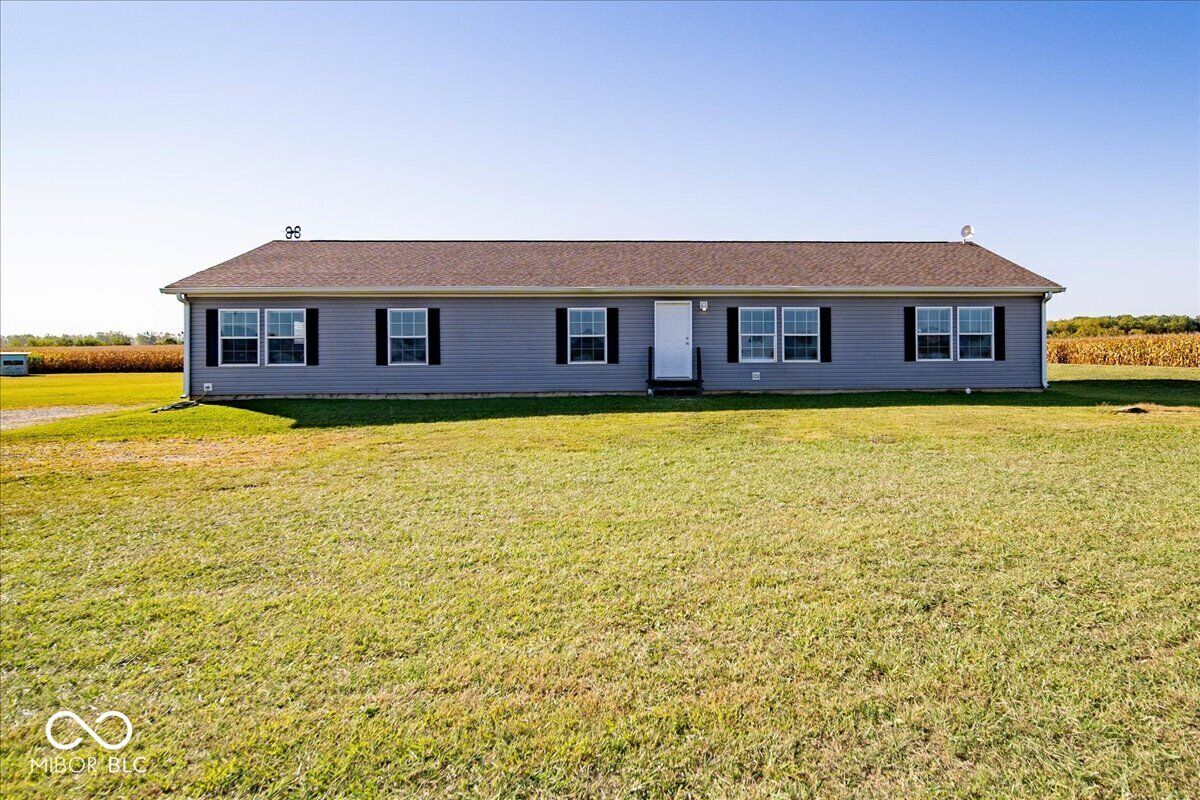 Property Photo:  5009 E 246th Street  IN 46030 
