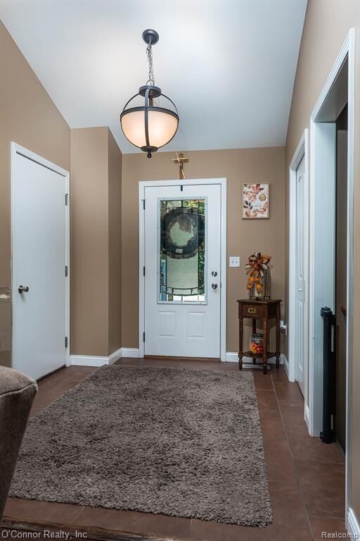 Property Photo:  5878 S Bob White Drive  MI 48074 4619 