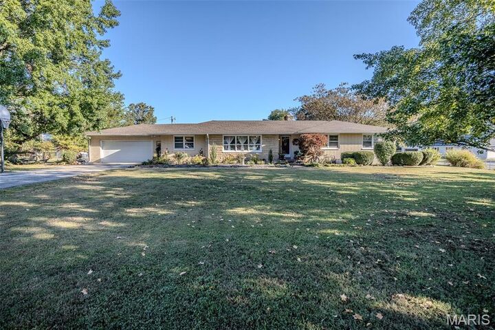 531 E Bland Road  Lebanon MO 65536 photo