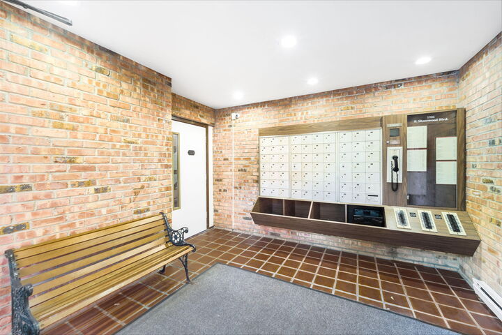 Property Photo:  1906 E Shorewood Blvd 255  WI 53211 