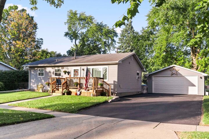 1510 E Dresser Road  Dekalb IL 60115 photo