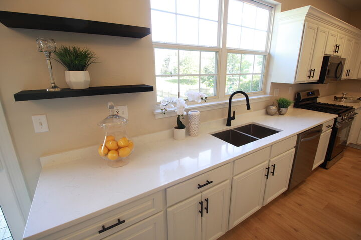Property Photo: 610 Salem Circle IL 60543