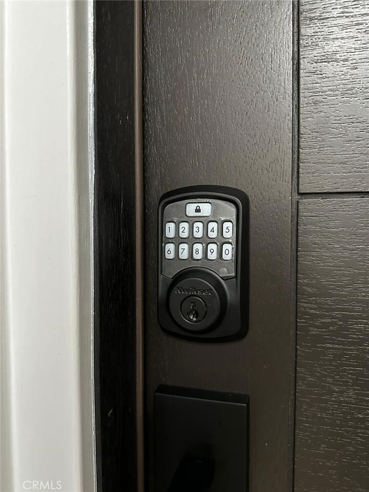 Property Photo:  1758 1/2 W 36th Street A  CA 90018 