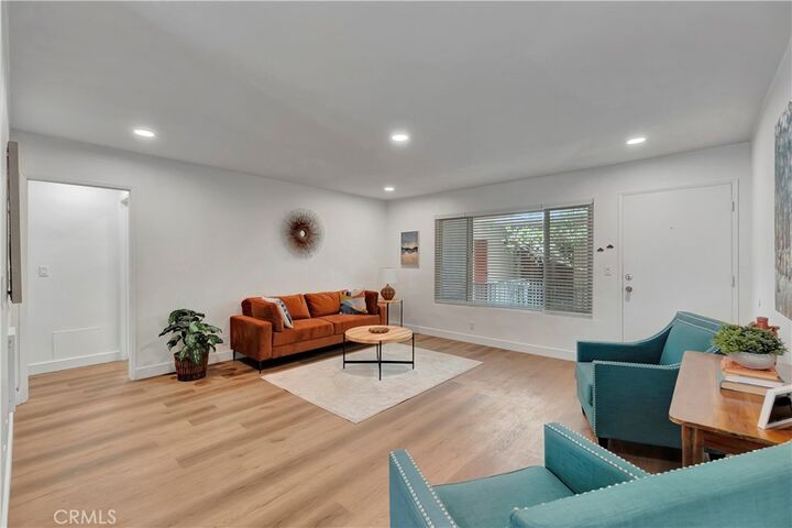 Property Photo:  444 Obispo Avenue 201  CA 90814 