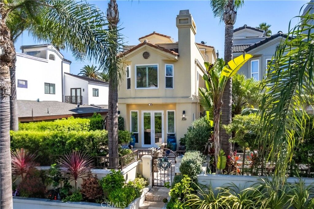 Property Photo:  320 15th Street  CA 92648 
