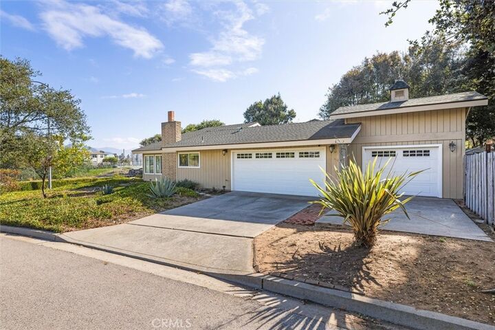 Property Photo:  1299 Bay Oaks Drive  CA 93402 