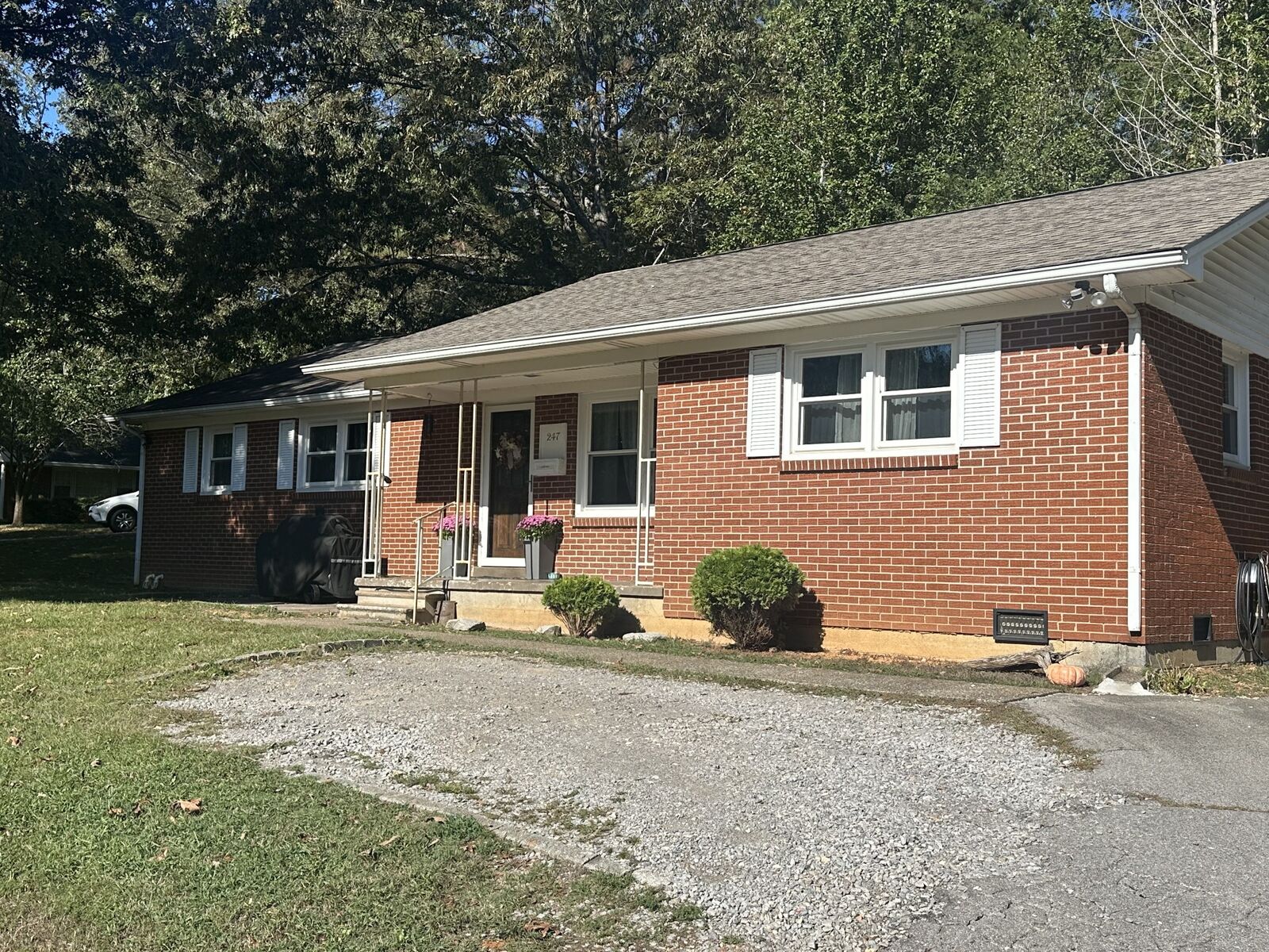 Property Photo: 247 Castle Ln TN 37058