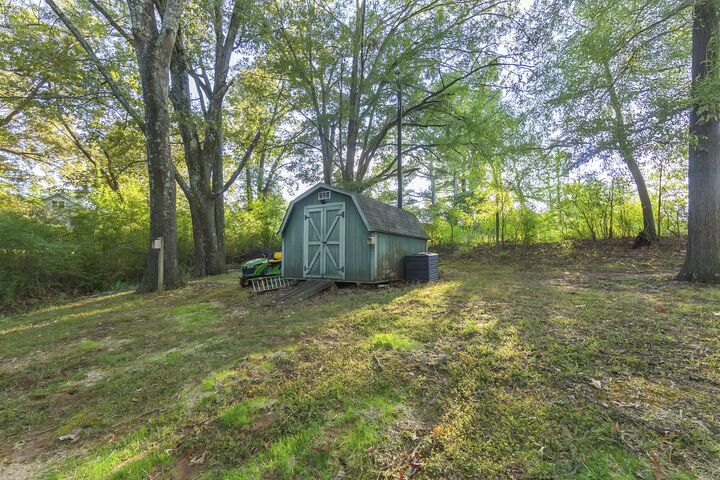 Property Photo:  94 Candlewick Dr  TN 38305 