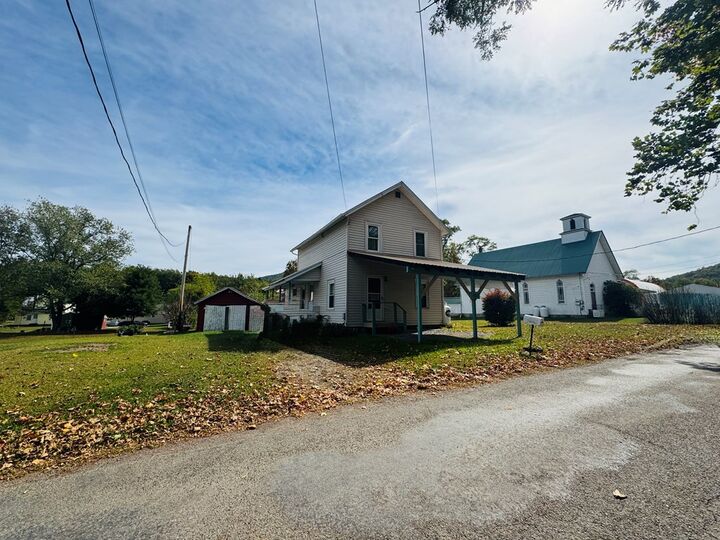 Property Photo: 182 Brookside Dr PA 18832