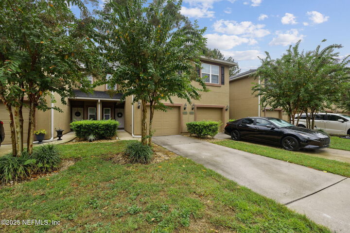 Property Photo: 3630 Creswick Circle D FL 32065