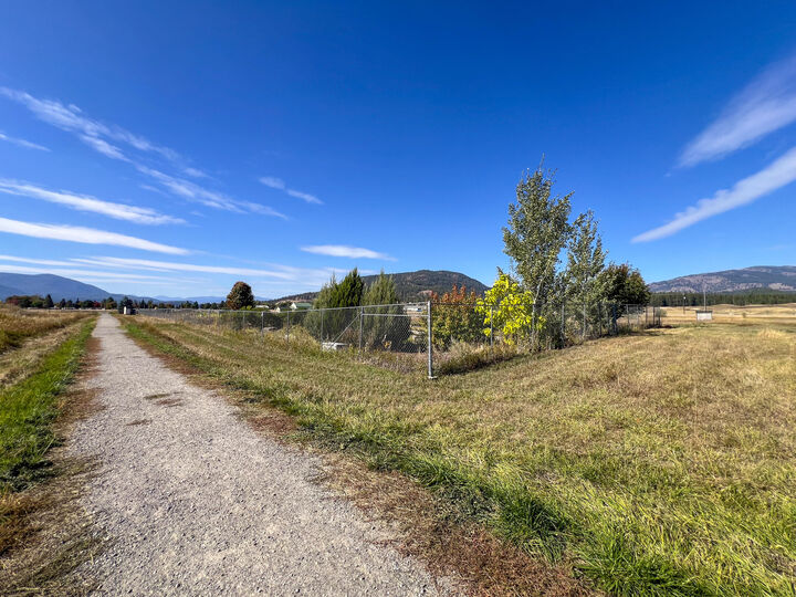 Property Photo: 170-B E Hwy 20 WA 99114