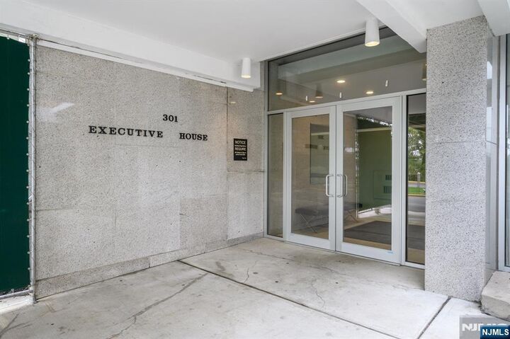 Property Photo:  301 Beech Street 4A  NJ 07601 