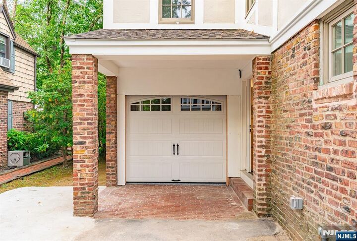 Property Photo:  8 Bristol Place  NJ 07410 