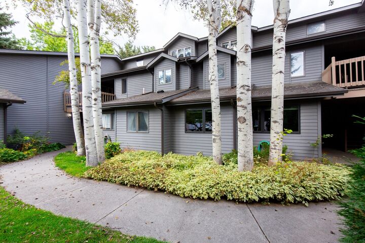 Property Photo:  2200 W Dickerson Street 85  MT 59718 