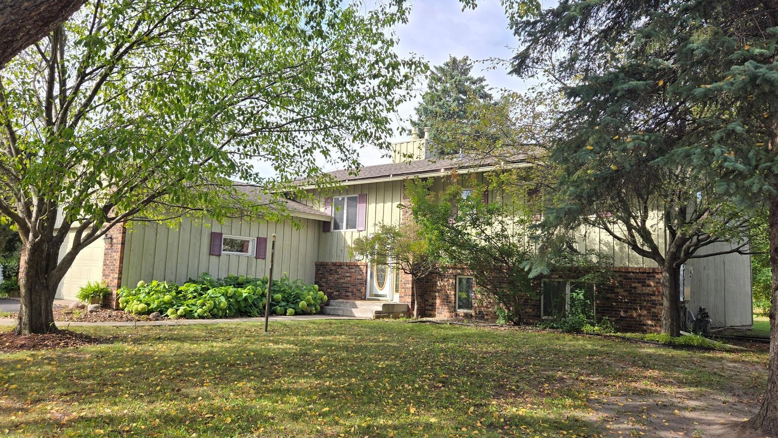 Property Photo:  1575 McClung Drive  MN 55112 