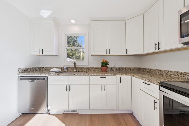 Property Photo:  1001 James Avenue  MN 55102 
