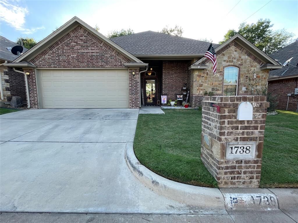Property Photo:  1738 Sully Court  TX 76401 