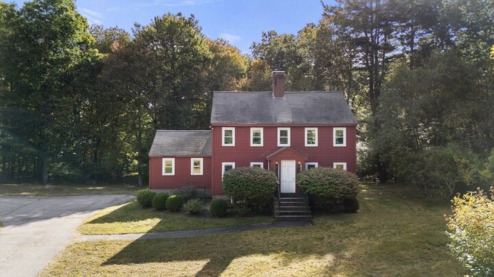 Property Photo:  7 Gowing Ln  MA 01864 