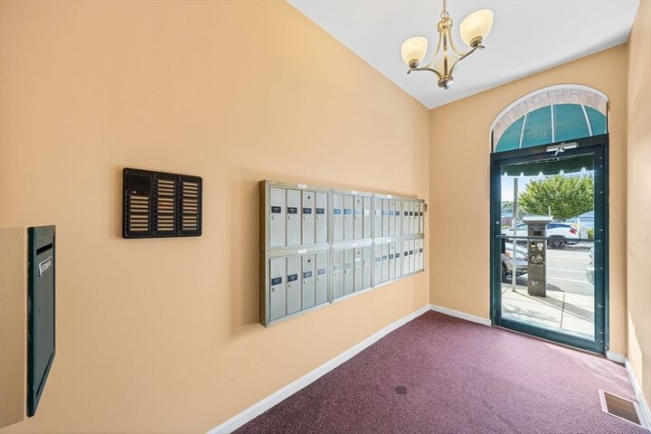 Property Photo:  315 Rantoul St 402  MA 01915 