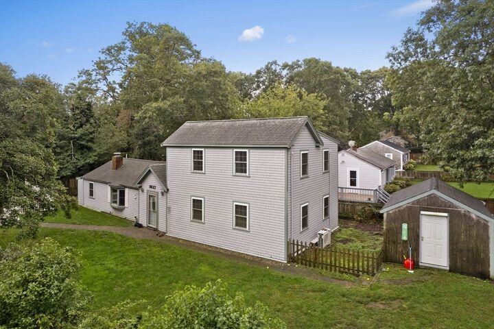 Property Photo:  33 Lake Rd  MA 02673 