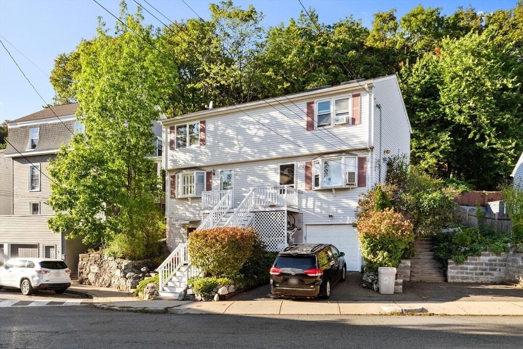 Property Photo:  94 Mount Vernon Street 94  MA 02148 