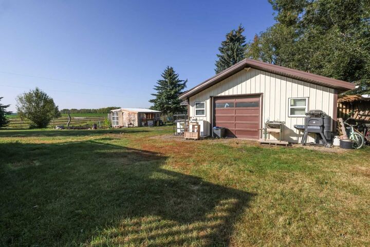 Property Photo: 3432 Township Rd 360 AB T4G 0N2