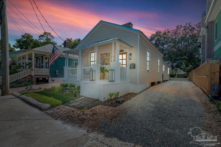 411 E Intendencia St  Pensacola FL 32502 photo