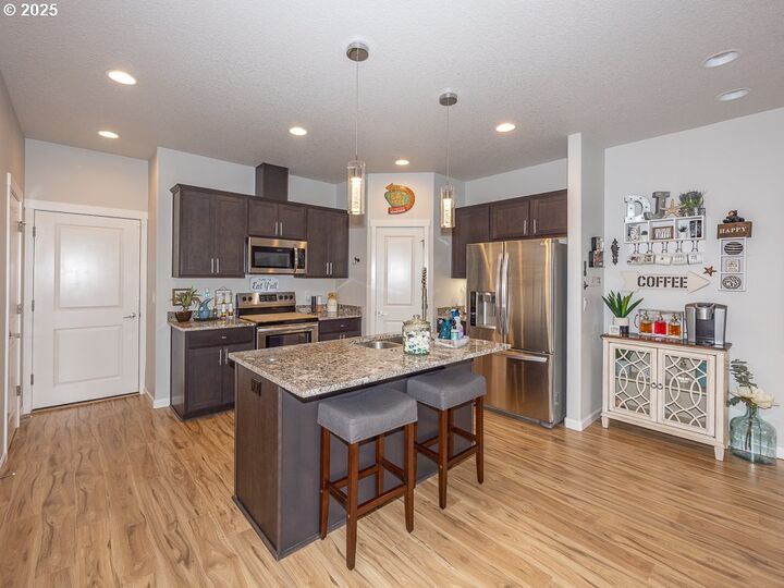 Property Photo:  5616 NE 59th Way  WA 98661 