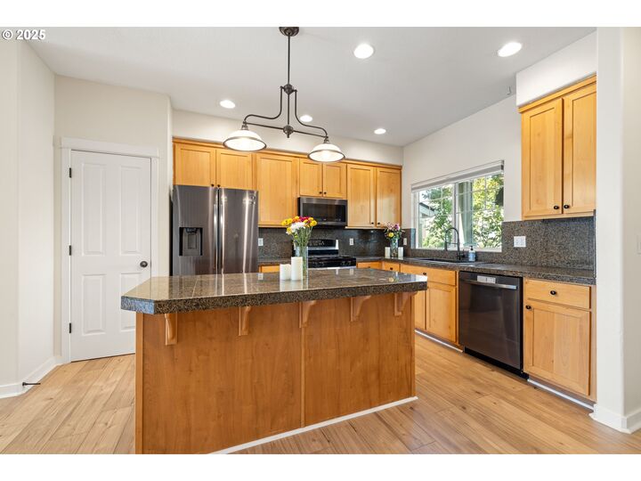 Property Photo:  2514 NW 3rd Ter  OR 97030 