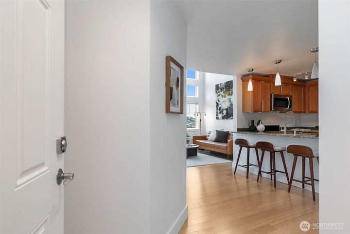 Property Photo:  231  Belmont Avenue E 404  WA 98102 