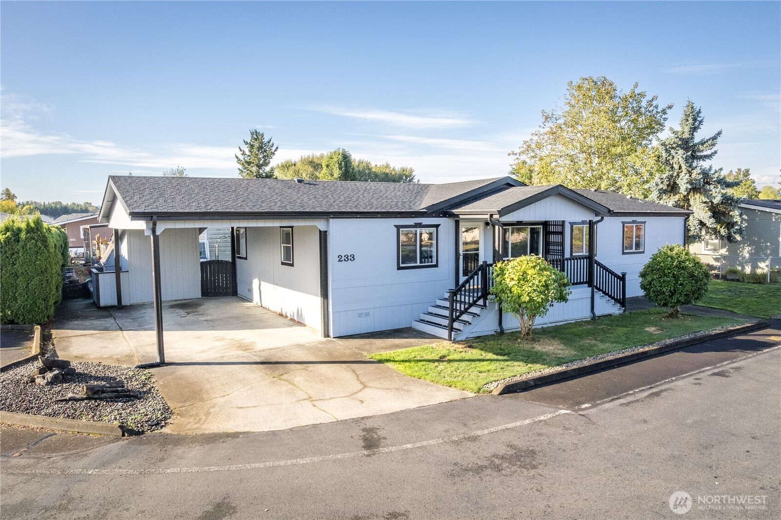 Property Photo:  233  Concord Place  WA 98632 