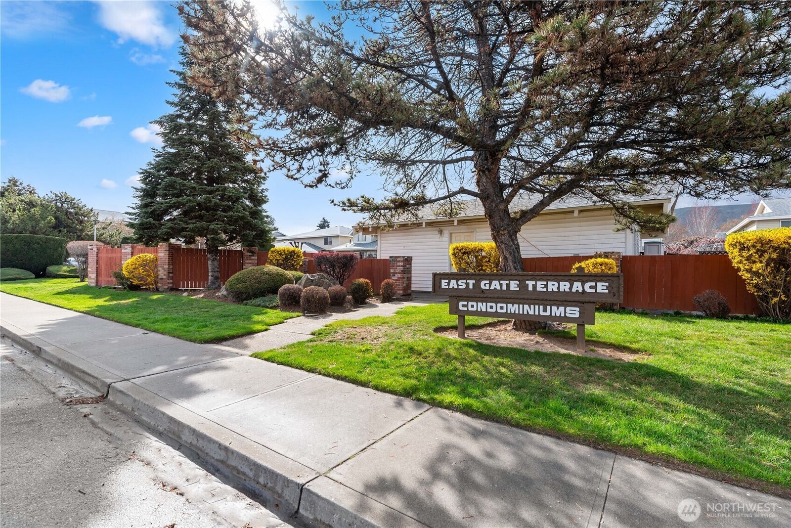 Property Photo:  100  Simon Street 40  WA 98802 