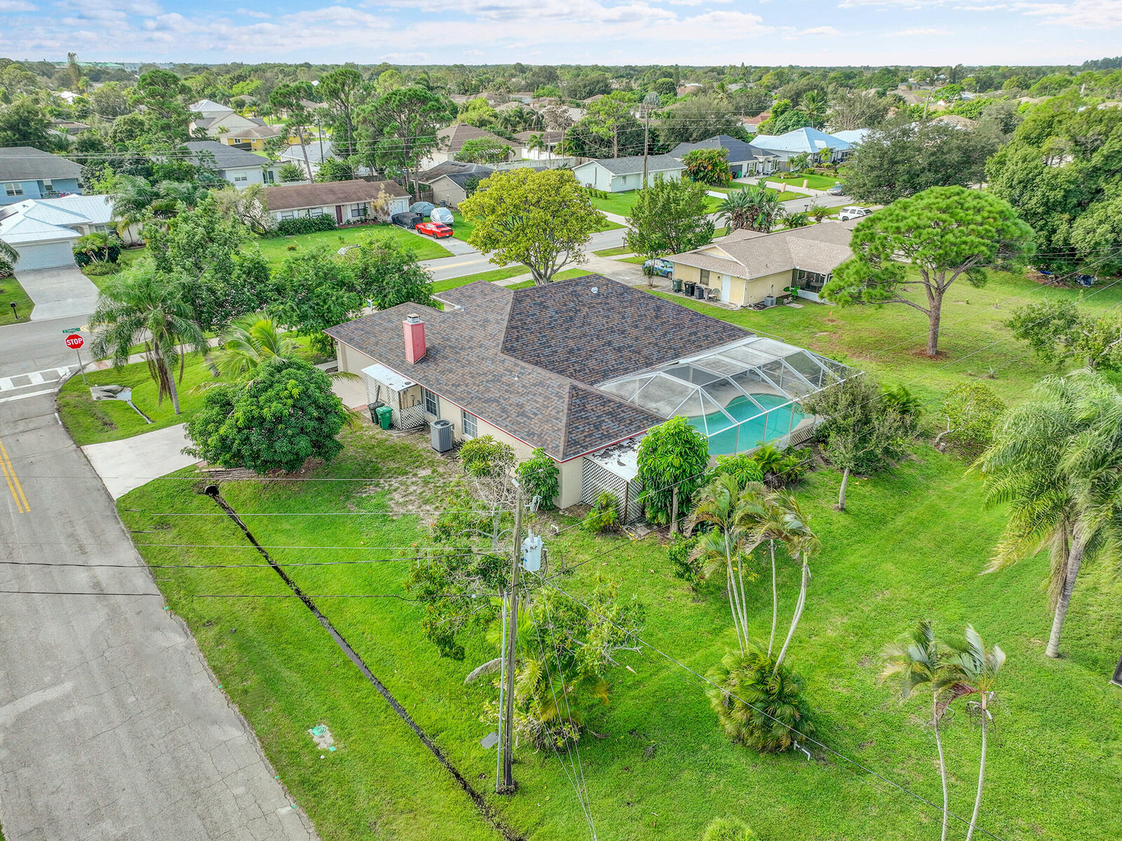Property Photo:  113 SW Thornhill Drive  FL 34983