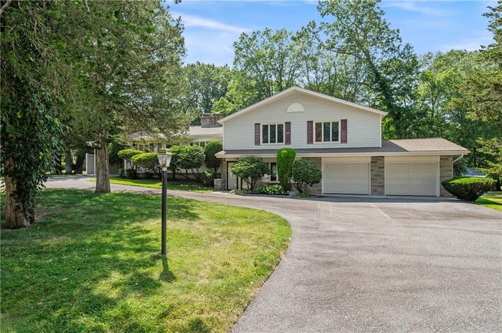 Property Photo:  1 Rocky Crest Road  RI 02864 