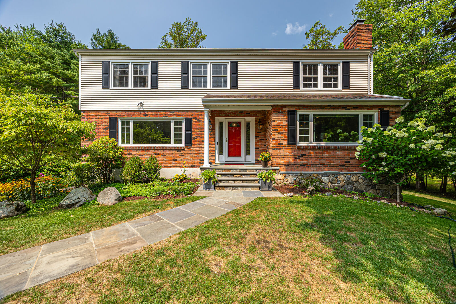 Property Photo:  65 Malibu Road  CT 06903 